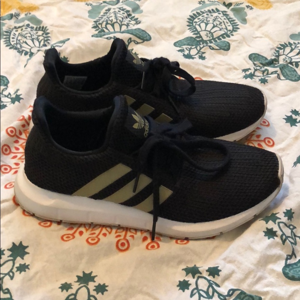 Adidas Swift Run